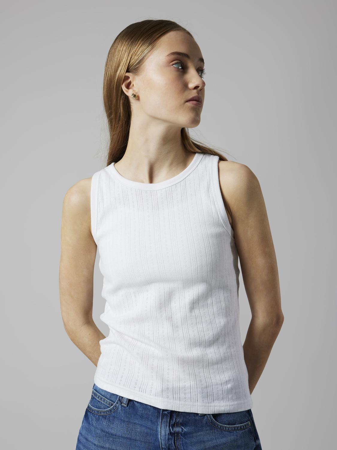 model_shot-creative