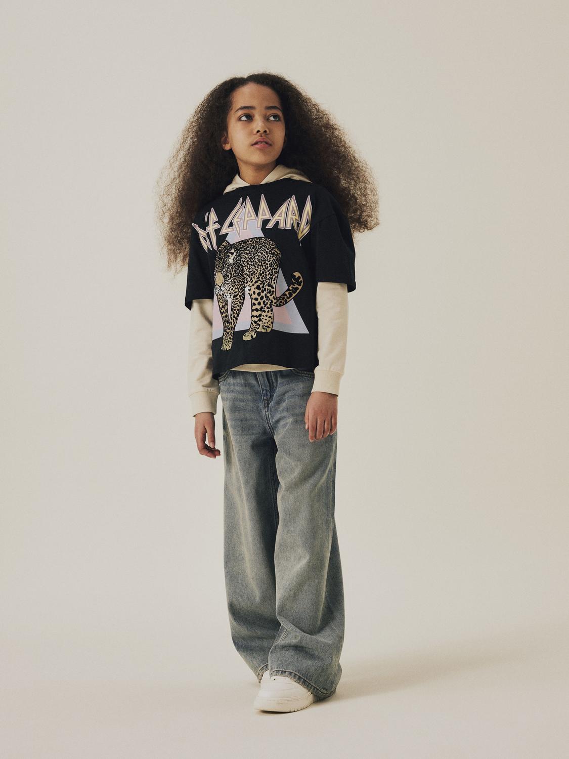 model_shot-creative